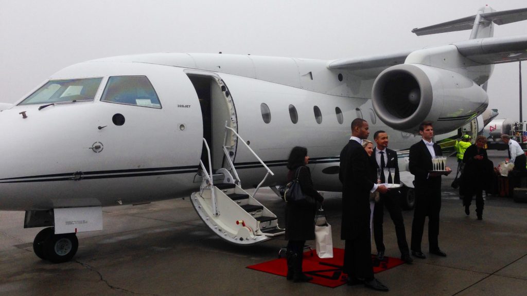Five Advantages of Using a Private Aircraft Charter for International Business Travel